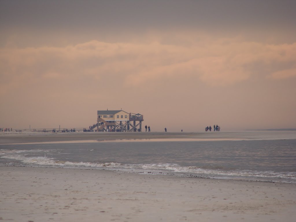 Aufziehender Sturm in St. Peter Ording by Martin Rozmus