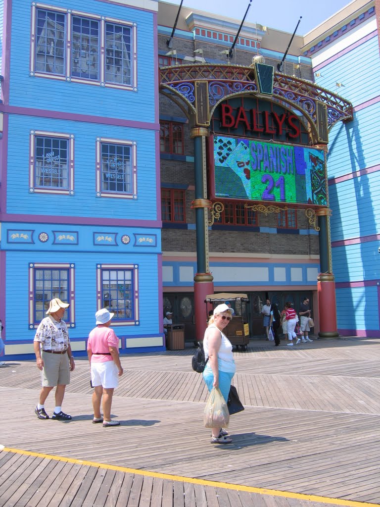 Arlantic City, NJ. Boardwalk by Werner Schmidt