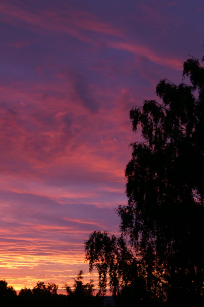 Sunrise at Puotinharju, Helsinki by Hezu