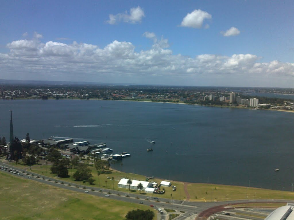 Swan river from city sqare by buzzard50