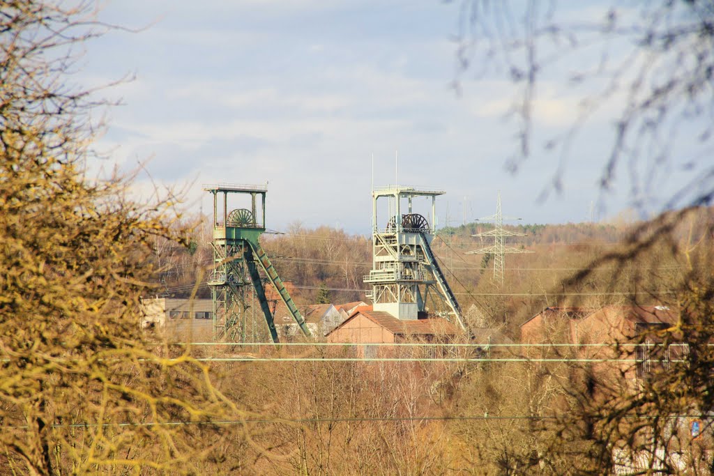 Blick auf das Bergwerk Luisenthal 1/2011 by JuergenKnerr