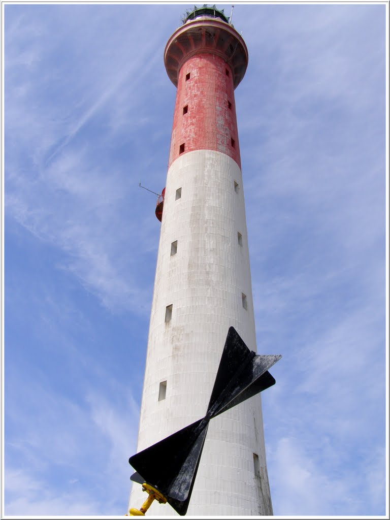 Phare de la Courbe by Baladeur2011