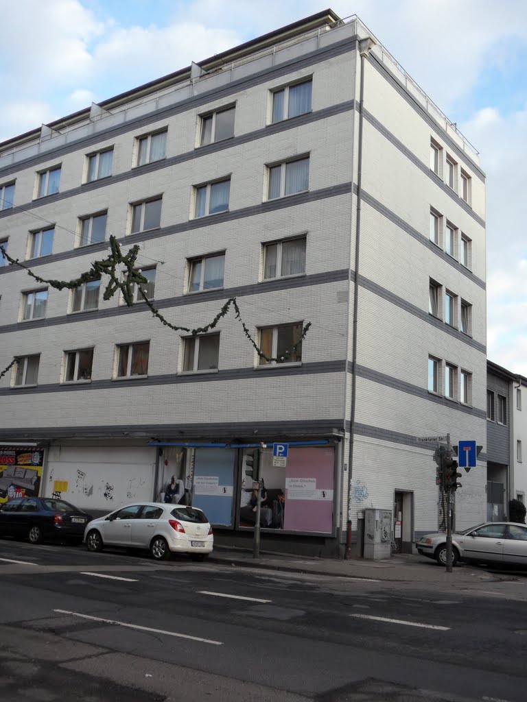 Frankfurter Straße Ecke Wiesbadener Straße by Nebelfechter