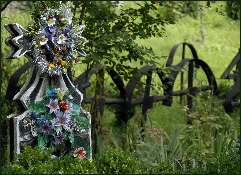 Temetőkert-Cemetery garden /DESZE-ERDÉLY/ 3 by István Balás