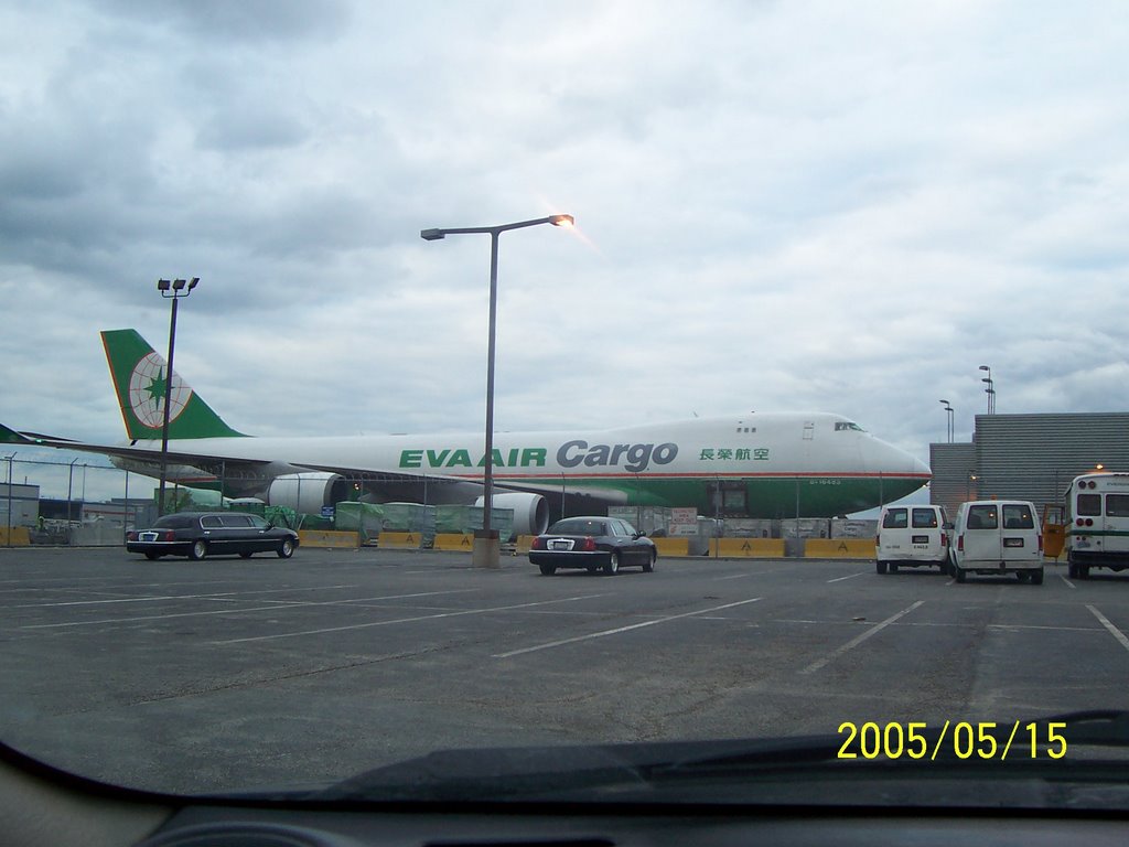 Chicago o'hare cargo 1 by Mariusz Zielezny