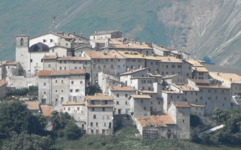 Castelluccio di Norcia by Luigi Manfredi