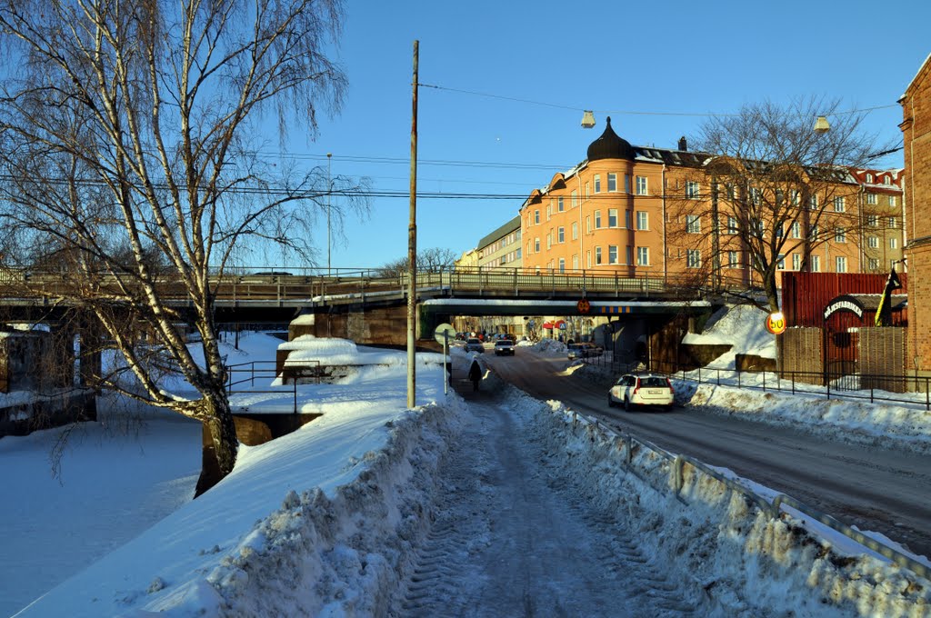 På väg under Hagaleden by Henrik Sjöberg