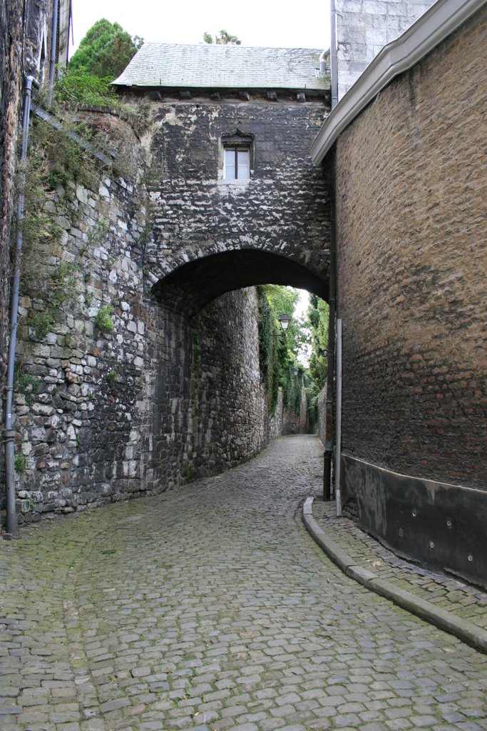 Huy, rue des Frères Mineurs 3 by Will51