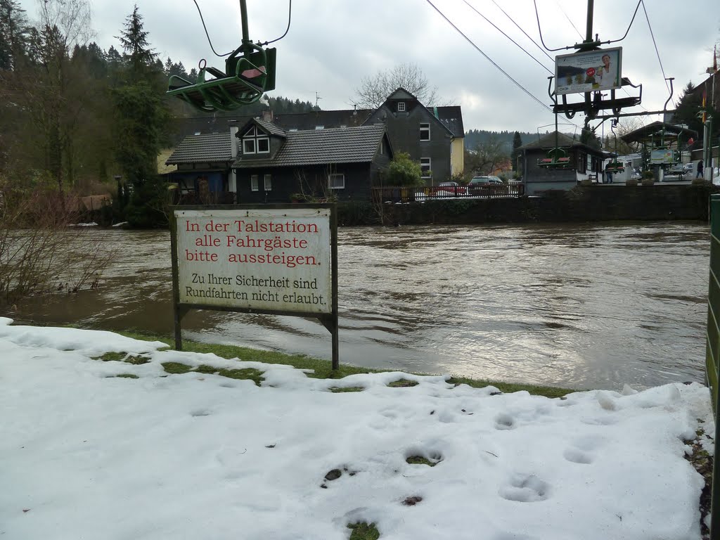 Wupper Hochwasser 2011 by spacemaster76