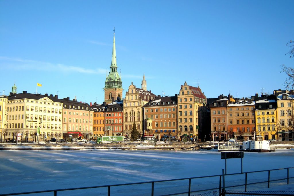 Winter view of Munkbroleden and Kornhamns torg by Petteri Kantokari