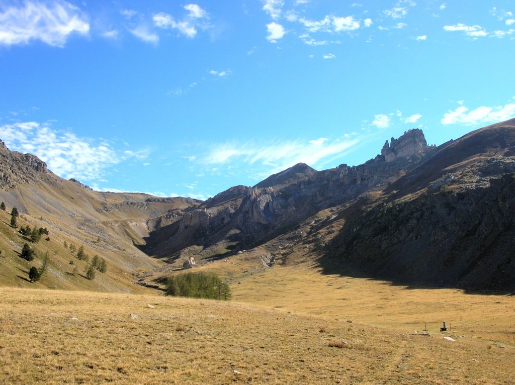 Col du Fer. Depuis les maisons forestières. by trialman06