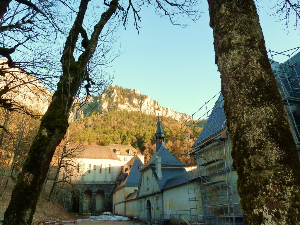 Porte et chapelle des dames by Catv