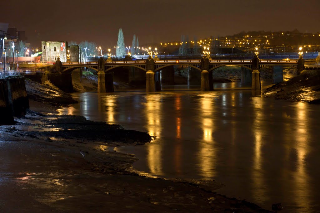 Newport town bridge by waynesal