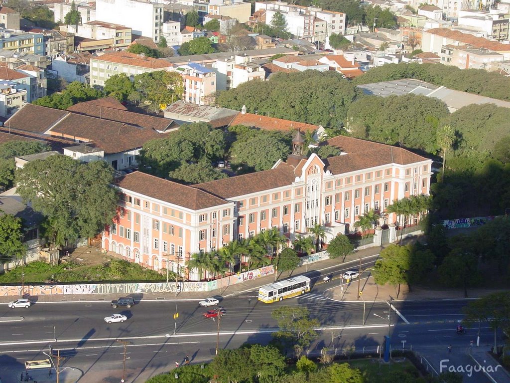 Colégio Pão dos Pobres - Visto do terraço do Centro Administrativo de RS by Faaguiar