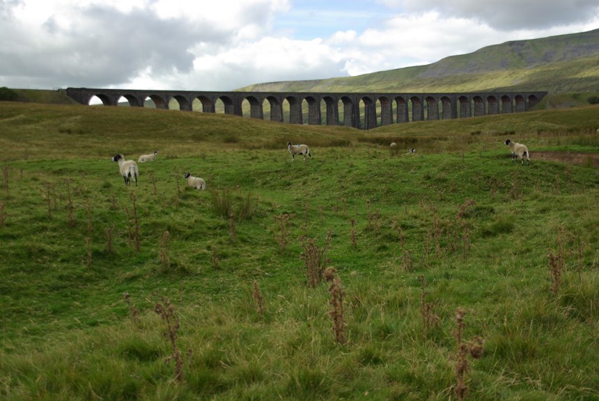 Ribblehead Viaduct by 16th-FLOOR