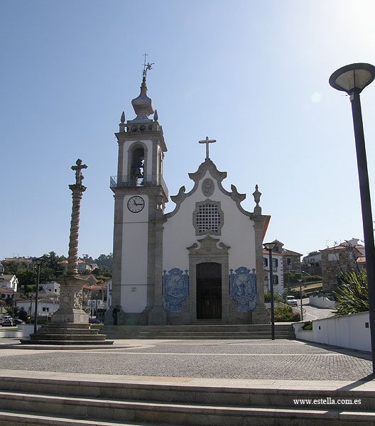 Iglesia de Seixas by Javier Hermoso de Me…