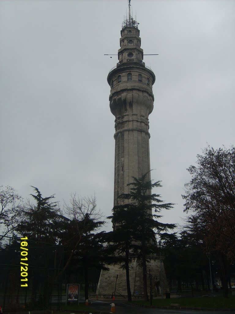 Fatih, Bayezıd Kulesi by Kasım OKTAY