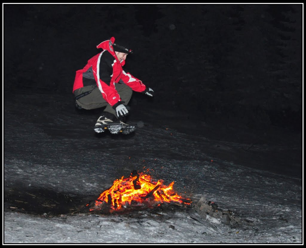 The Single Rock Games - Jumping through fire finals _/_ Egyeskői játékok - döntő _/_ Jocurile Pietrei Unice - finala by Dénes László