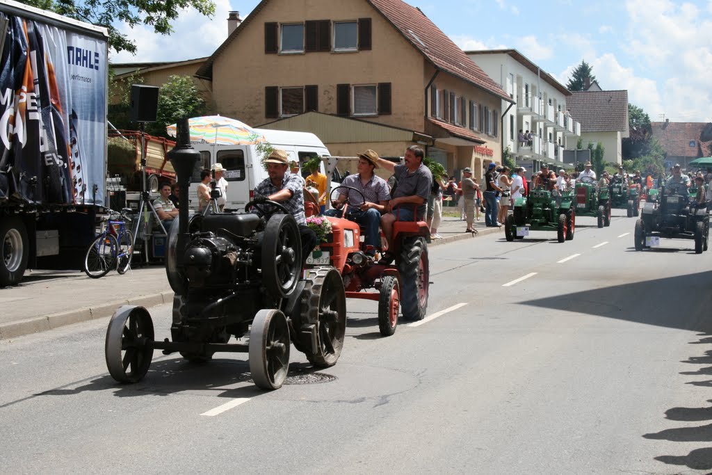 Oldtimerkorso beim Dorffest by schwarzwurscht