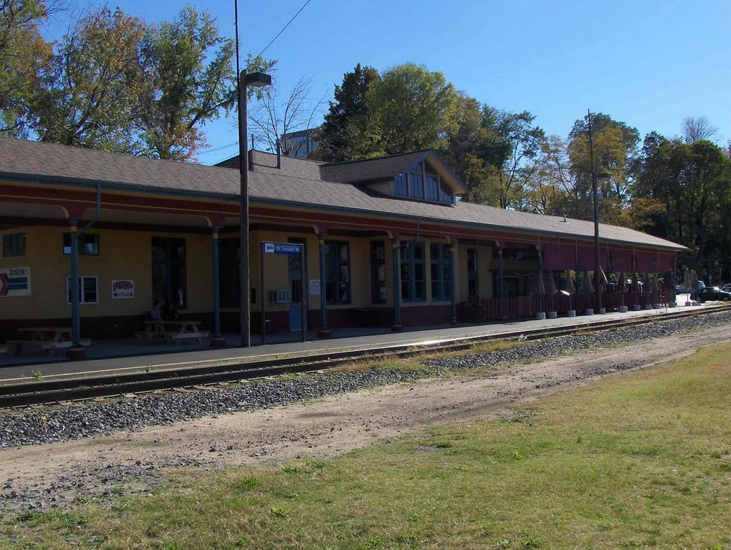 Amtrak Station, GLCT by Robert Maihofer II