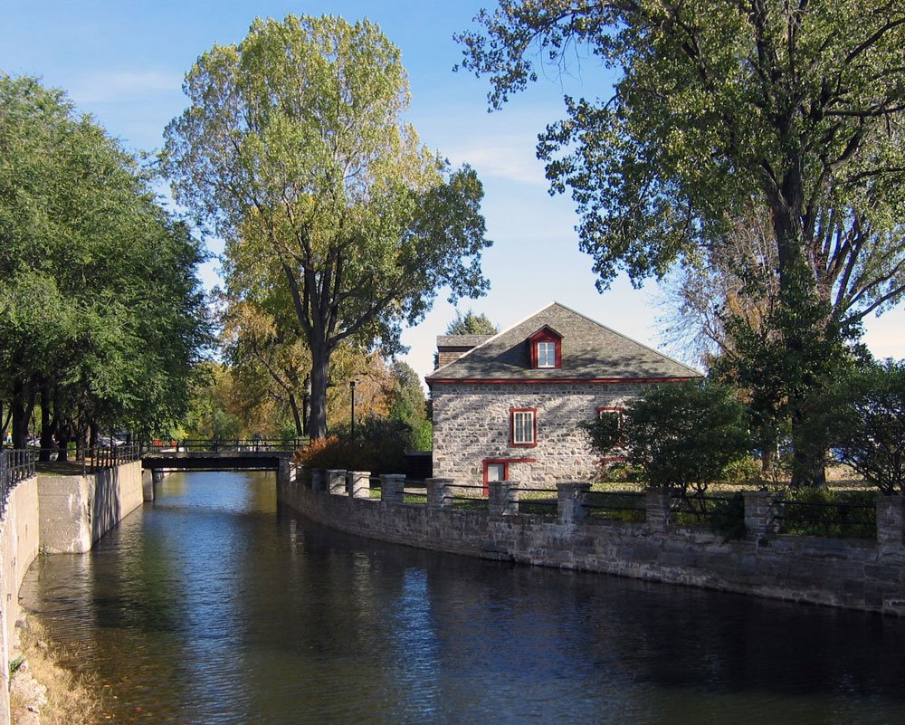 Canal Lachine by michelcraig