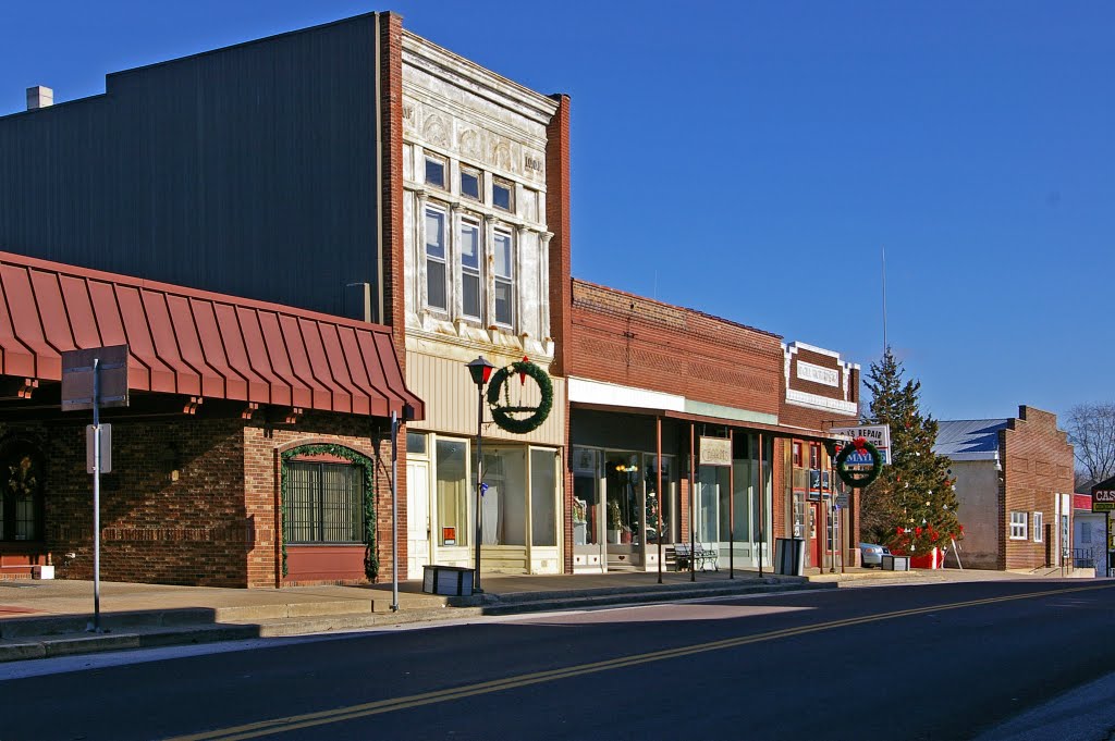 Historic IOOF building on Palmyra St (J), Perry, Missouri by Todd Stradford