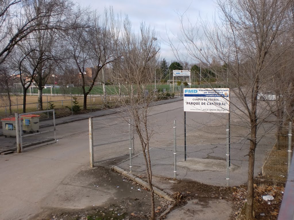 Campos de fútbol Parque de Canterac by Casitaspucela