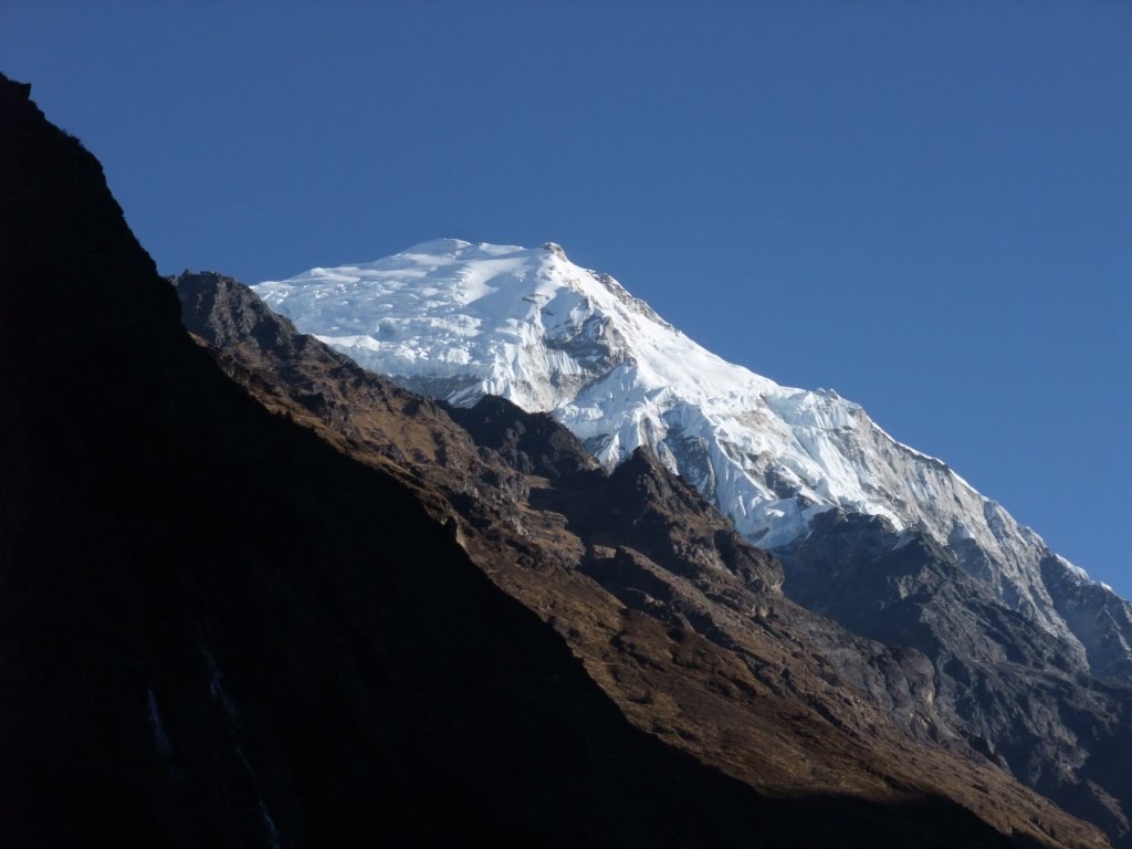 View of Langtang II Ghenge Liru (6596m) by Sylvain34