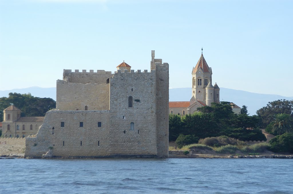 Abazia de Lerrins -Ille Sainte Honorat-Cannes-Francia by cristina.ciutan