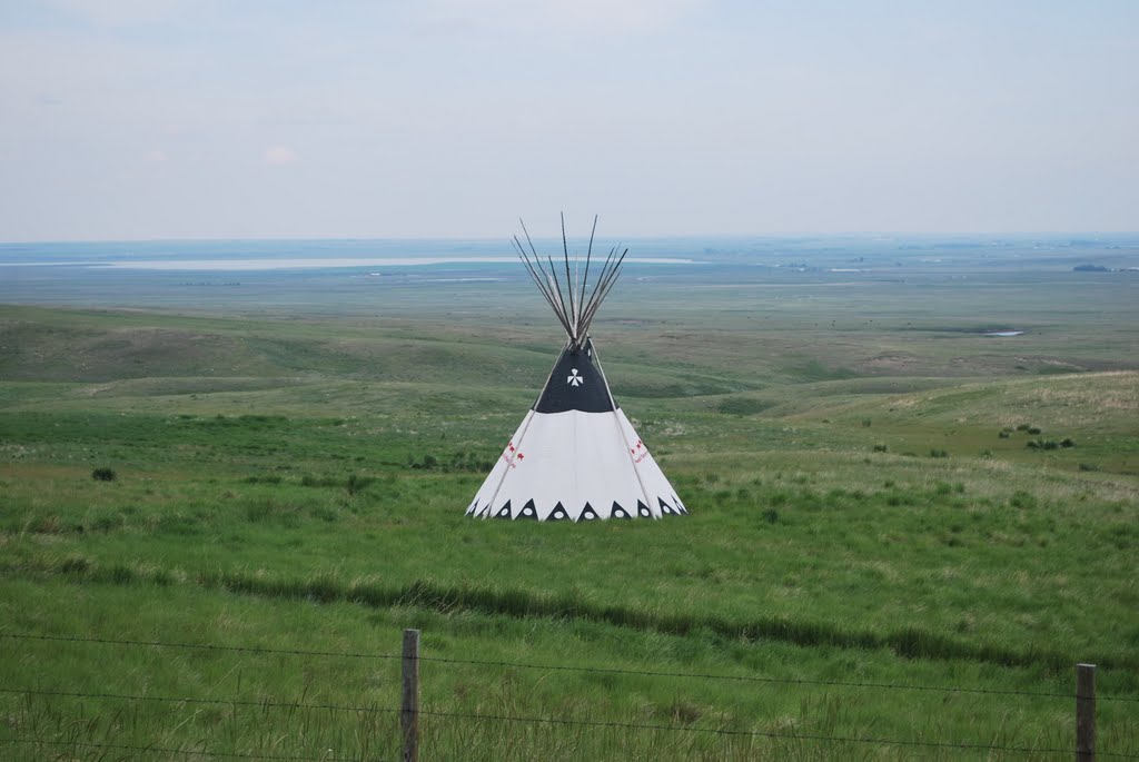 Tipi @ Head-Smashed-In Buffalo Jump by lmvh_nz