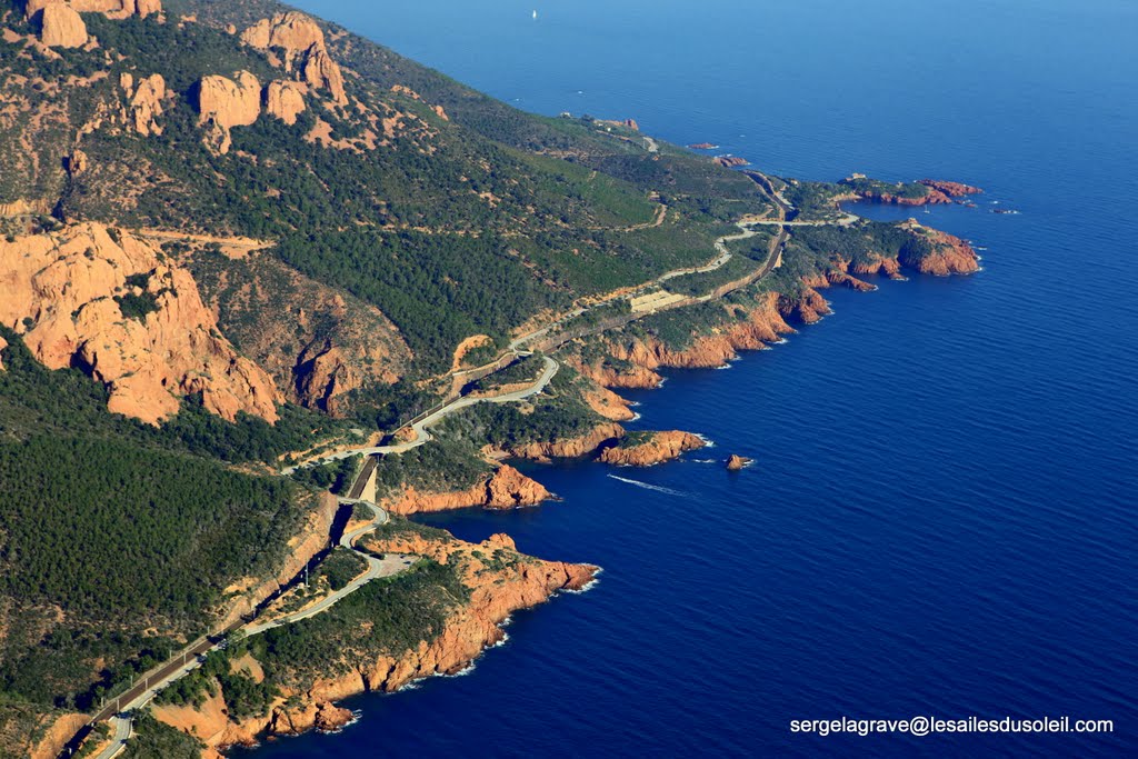 Massif de l'Esterel, Calanque de St Barthélémy by tintin 83