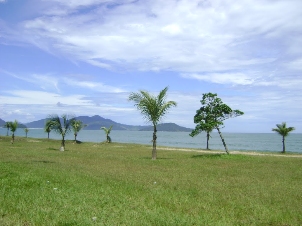 Linda Praia. Ubatuba-sp by adgmarfaede