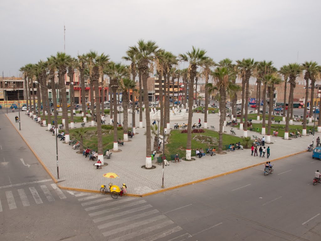 PLAZA DE ARMAS DE CHINCHA by Víctor Romero V.