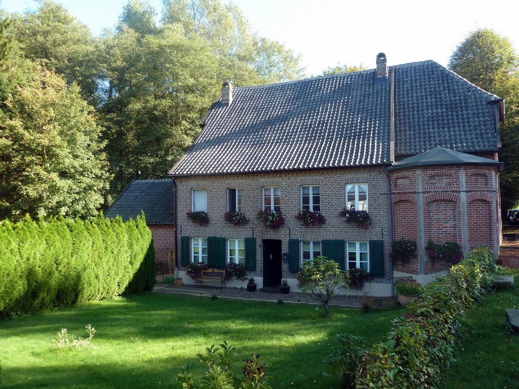 Die Alte Wassermühle am Schloss Gartrop by giggel