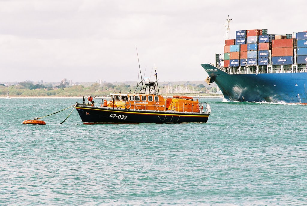 Calshot Lifeboat by Geoff Francis