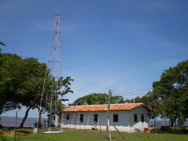 EXPEDIÇÃO ARARAIANA: ANTENA DA ÚNICA COMUNICAÇÃO PERMITIDA ATRAVÉS DE RÁDIO FREQÜÊNCIA . by SPIRIT OF ADVENTURE