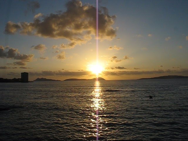 SUNSET IN VIGO´S RIA,SAMIL BEACH by Manuel Martin Sabor