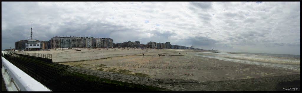 Nieuwpoort Bad, view from pier by Theo Loebig