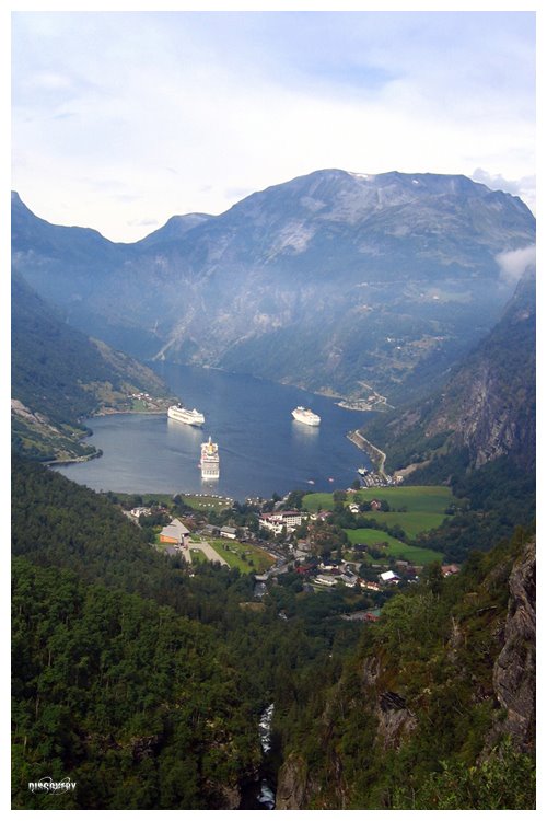 Geiranger (c) Sergey Barkans by DiscoverySB 