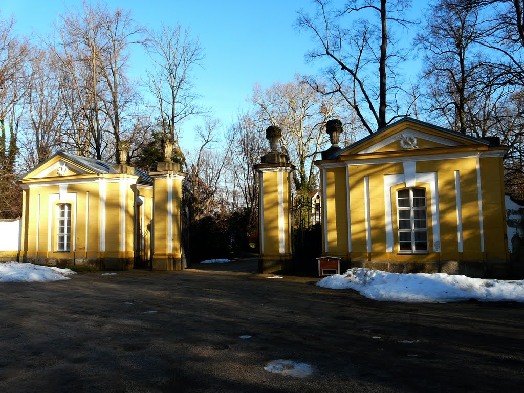 Germany_Saxony_Lausitz_Neschwitz_gate of the baroque palace and garden_P1180376.JPG by George Charleston