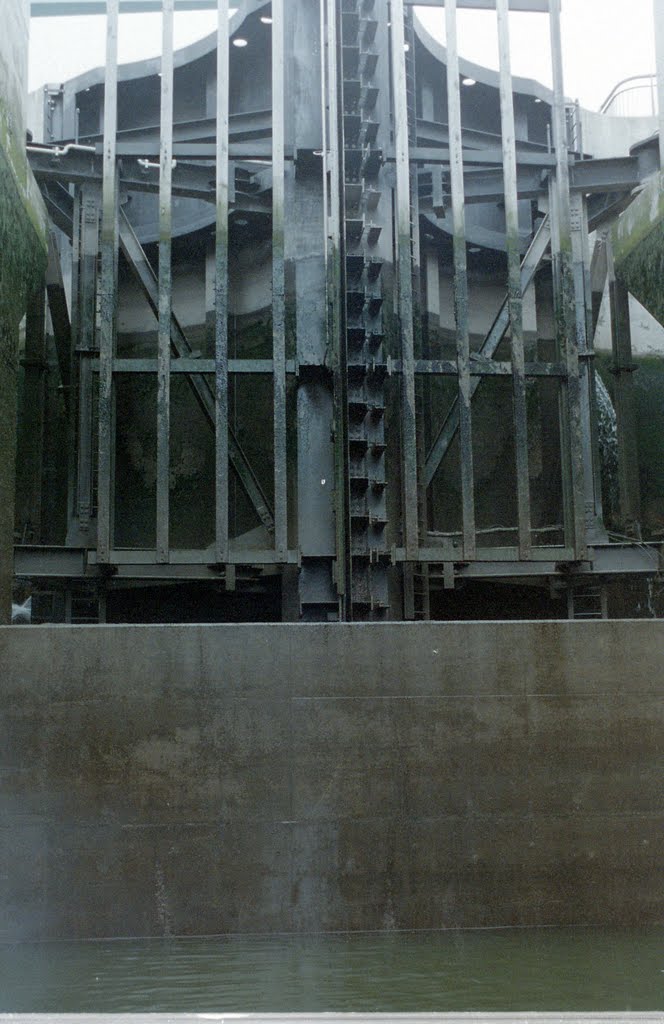 Barrage Lock Gate from low water level by david thomas