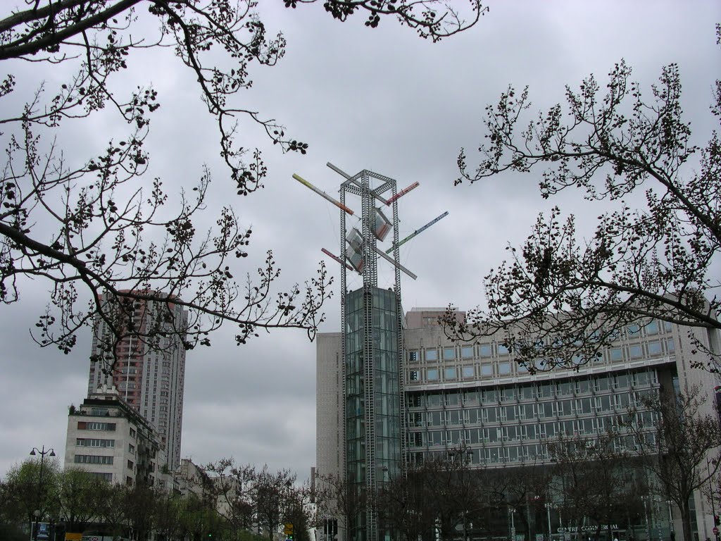 Le sémaphore - place d'Italie by JP.GUYOMARD