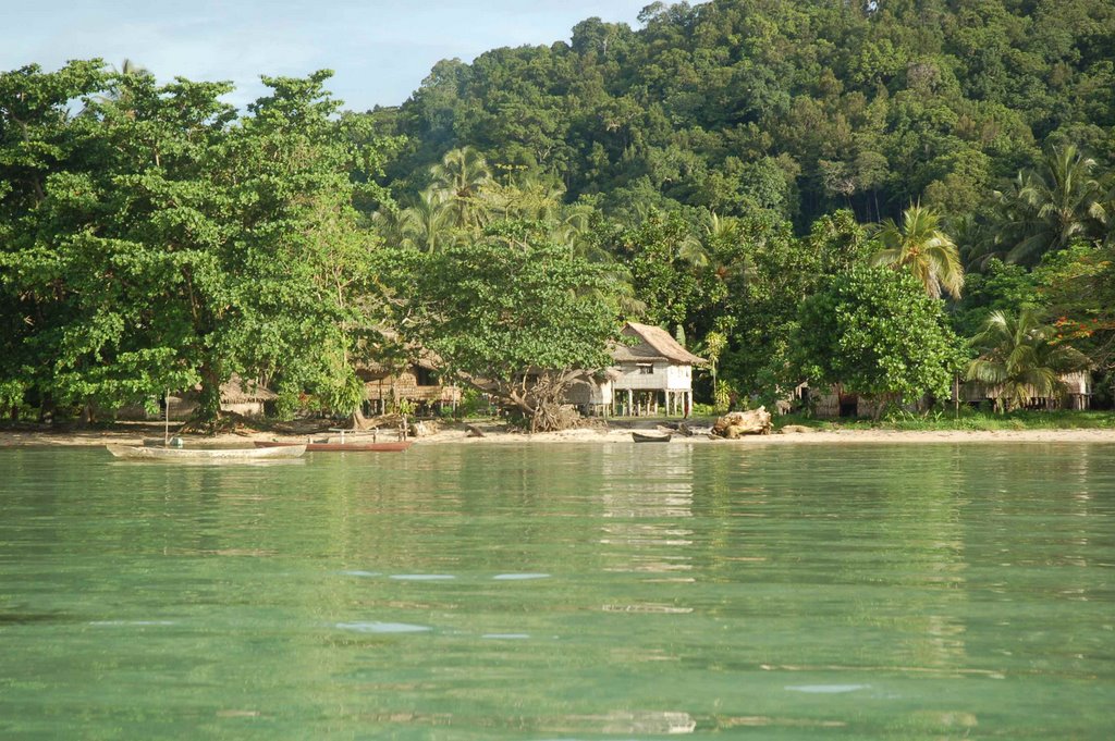 Suhu village, Marau Sound by Darcy O'Shea