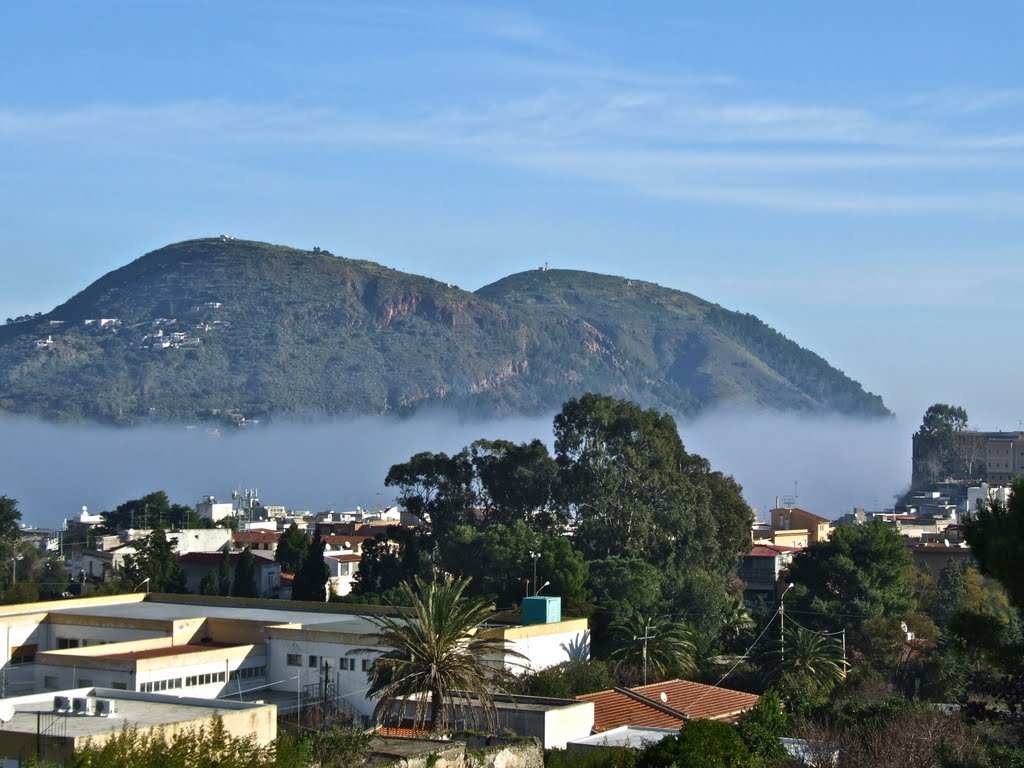 Nebbia a Lipari by Antonio Iacullo