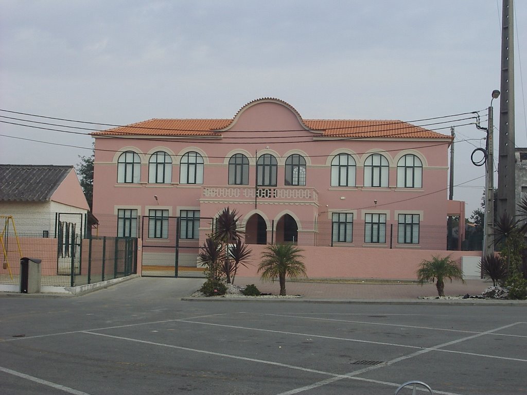 A primary school. (Escola primária) by ByTelmeX