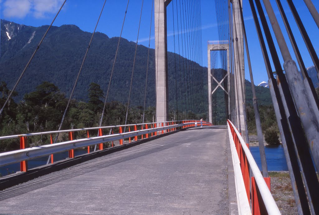 Puente Yelcho. 1995. by Octavio Aldea