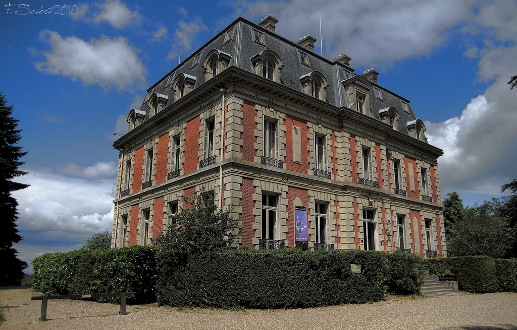 Châtenay-en-France, le Château by Franck Sebert