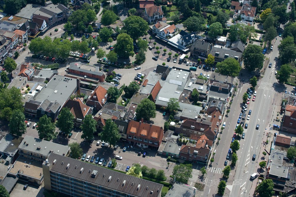 Centrum Julianalaan, Emmaplein, Bilthoven by De Jong Luchtfotogra…