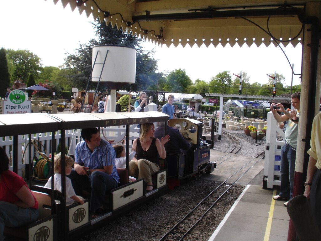 Hills Miniature Railway by M uba.