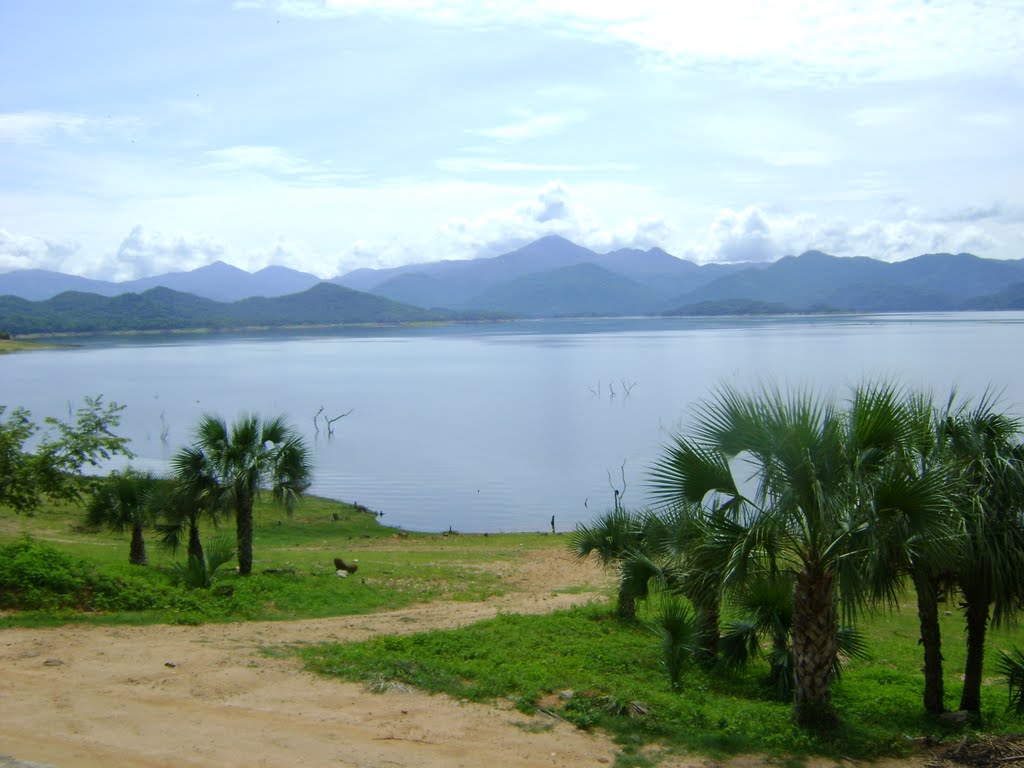 Presa Cajón de Peña, Tomatlán Jal. by Grullito